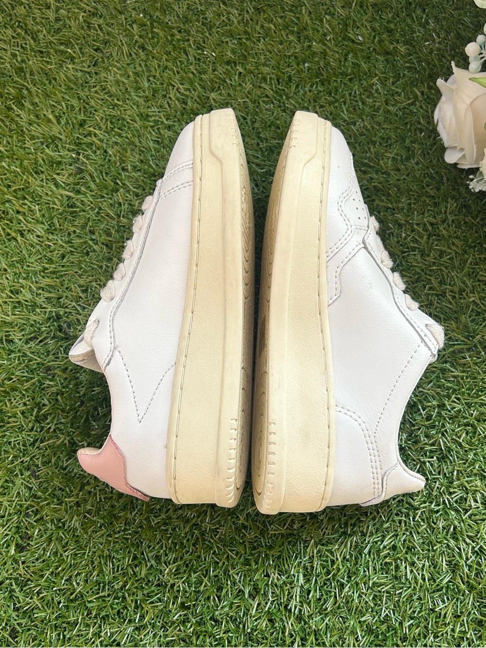 AUTRY SNEAKERS MISMATCHED
MEDALIST LOW SNEAKERS WHITE PINK LEATHER kids 30 
$240 - Picture 10 of 11